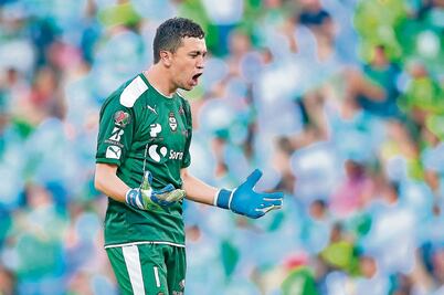 Le salen alas al meta Marchesín