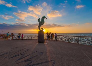 Puerto Vallarta celebra 100 años con festivales y conciertos