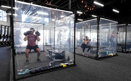 Gimnasio crea "cápsulas" para que sus clientes se ejerciten en California