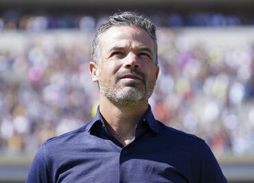 Rafa Puente explicó la razón para dejar a Dani Alves en la banca