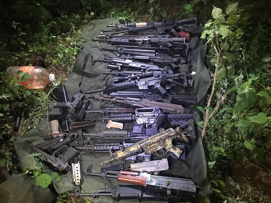 Había 25 armas de fuego de diversos calibres, 68 cargadores abastecidos para fusiles automáticos y mil 430 cartuchos Foto: Novena Zona Militar