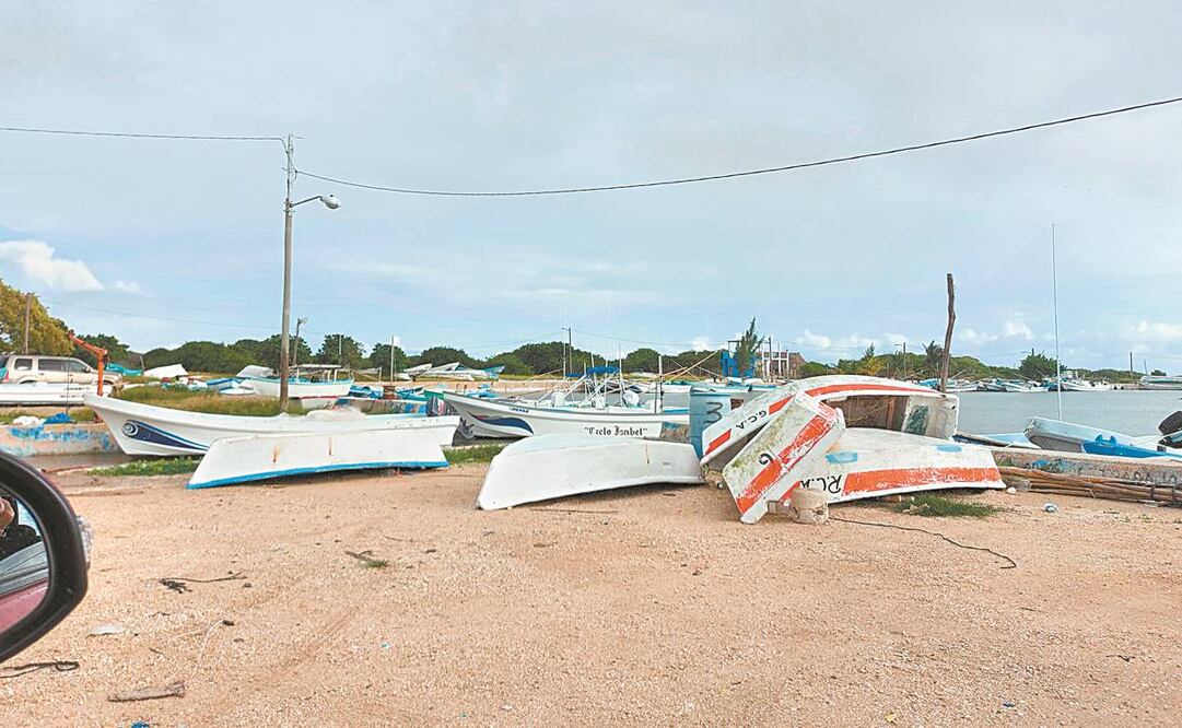 Debido al cierre de los puertos por el mal tiempo, los pescadores padecieron severas crisis económicas por la inactividad, pues debieron permanecer en tierra y guardar sus embarcaciones por instrucciones de las autoridades. Fotos: Yazmín Rodríguez