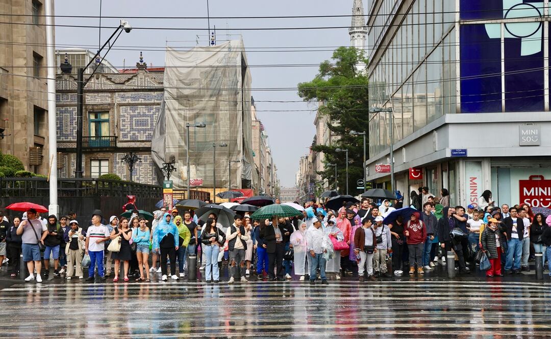 LUVIA CDMX. Esta tarde, se registra lluvia ligera en la Ciudad de México. En las 16 alcaldías se registró lluvia moderada, que no afecta las vialidades. Foto: Valente Rosas