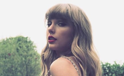 Taylor Swift se hace manicura inspirada en su álbum “Midnights”