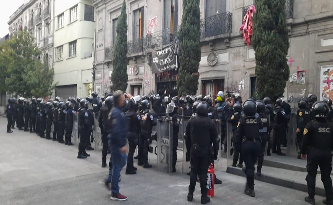 Realizan operativo en edificio de CNDH en colonia Centro . Foto: Especial