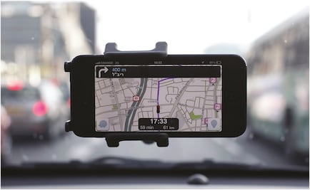 ¿Escuchas música mientras manejas? Esta alianza te interesa