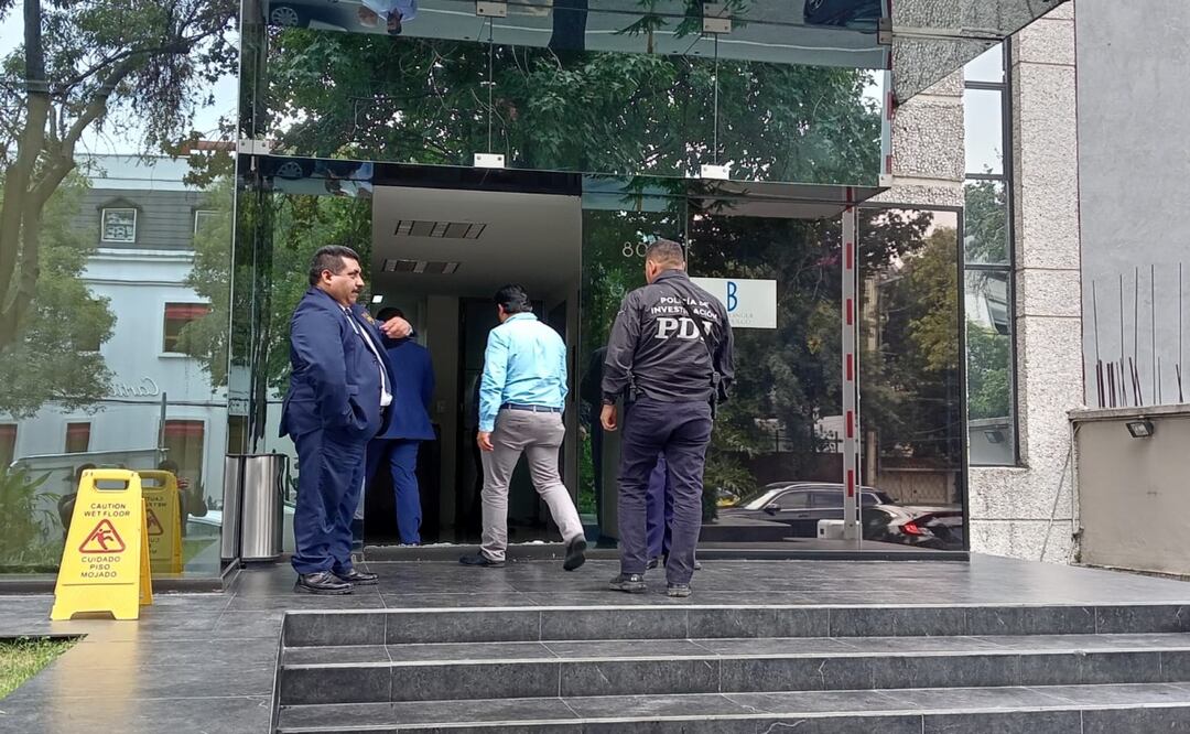 Tras asesinato de Miguel de la Mora, estilista en salón de belleza Micky's Hair refuerzan vigilancia en Polanco. Foto: Fabián Evaristo