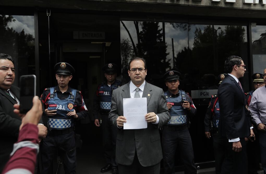 El gobernador Javier Duarte presentó en la SEIDO denuncias contra el gobernador electo, Miguel Ángel Yunes, por lavado de dinero. Foto: Alejandro Acosta/EL UNIVERSAL