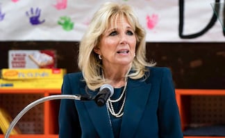 Escolta de Jill Biden se dispara en la pierna por accidente; no puso en riesgo integridad de la exprimera dama de EU