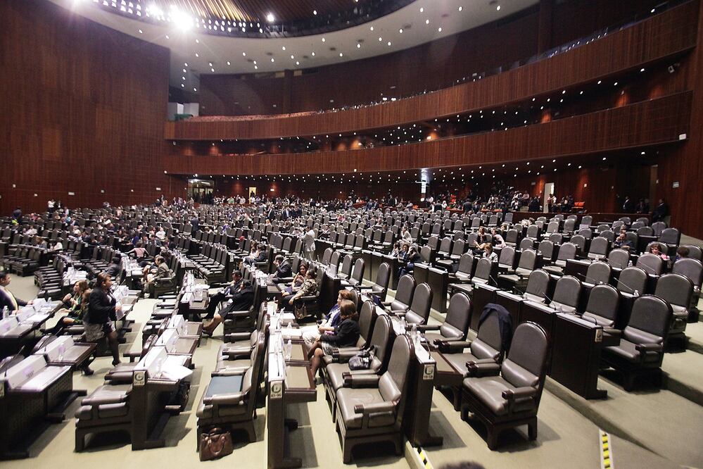 Los senadores recibirán una recompensa de fin de año de 234 mil 330 pesos, mientras que los diputados recibirán 140 mil 504 pesos (Foto: Archivo)