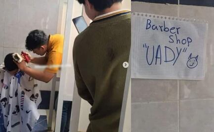 Estudiante monta barbería en el baño de su preparatoria y se hace viral