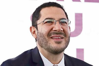 Ahora Martí va en la encuesta para el Senado