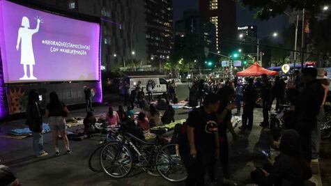 Feministas toman la Glorieta de las Mujeres que Luchan 