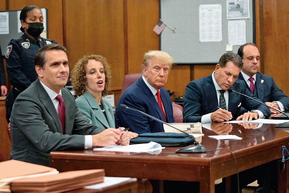 El expresidente de Estados Unidos, Donald Trump, compareciendo ante el Tribunal Penal de Manhattan en Nueva York el 4 de abril de 2023. Foto: Steven HIRSCH /AFP