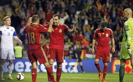 España golea y sella su pase a la Eurocopa 2016