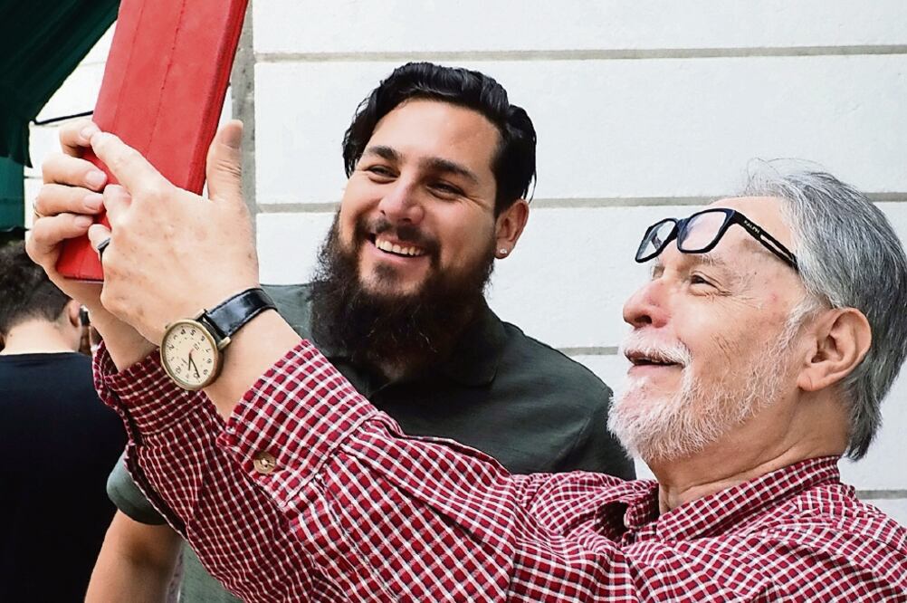 David Huerta con el rapero Danger, participarán en el Festival de Poesía (BARRY DOMÍNGUEZ. UNAM)