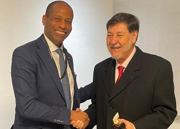 Noroña le cambia el nombre al presidente de la Cámara de Comunes de Canadá; presume reforma judicial frente al Parlamento Europeo