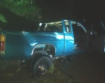 Arroyo arrastra camioneta con dos niños en Chiapas