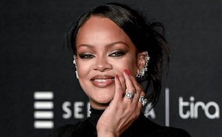 Rihanna rompe protocolo con fotógrafo y todo se sale de control 
