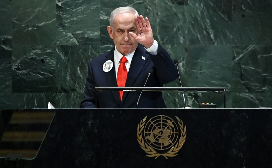 El primer ministro israelí, Benjamin Netanyahu, saluda después de pronunciar un discurso durante el debate general del 80º período de sesiones de la Asamblea General de las Naciones Unidas, en la sede de la ONU, en Nueva York, el 26 de septiembre de 2025. Foto: Xinhua