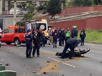 Accidente vehicular en Anillo Periférico deja una persona sin vida; hay otros dos lesionados