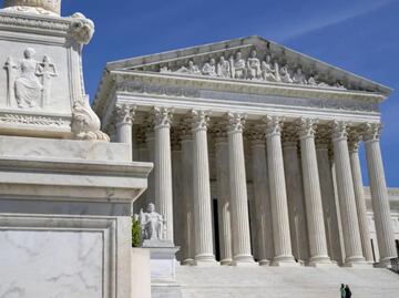 Gobierno de Trump pide a Corte Suprema detener orden de juez sobre deportaciones a Sudán del Sur; acusa que retrasa sus planes