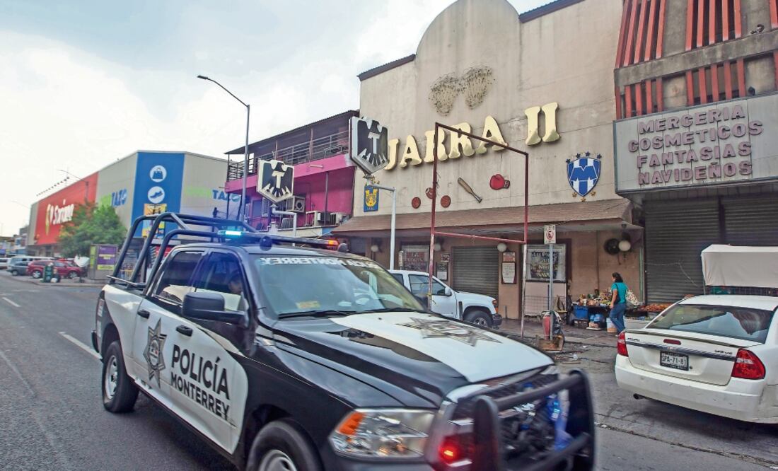 En el establecimiento La Jarra II, frente a la Central de Autobuses de Monterrey, una persona fue lesionada por arma de fuego. Foto: CUARTOSCURO