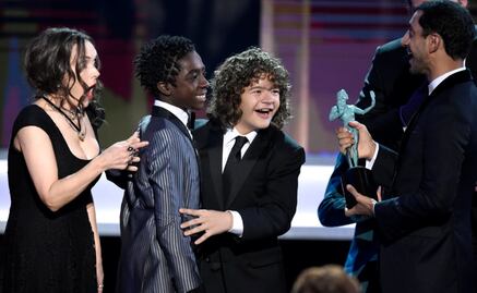 Actor de "Stranger Things" defiende a Winona Ryder