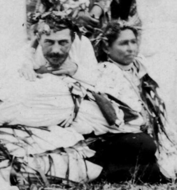 Hallan fotografías inéditas de Gauguin en un álbum