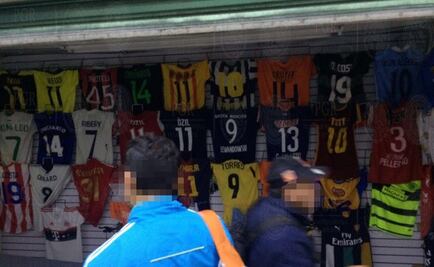 Aseguran 56 mil playeras deportivas en colonia Morelos