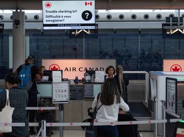 Finaliza huelga de auxiliares de vuelo de Air Canada tras acuerdo preliminar; reanudará operaciones de manera progresiva