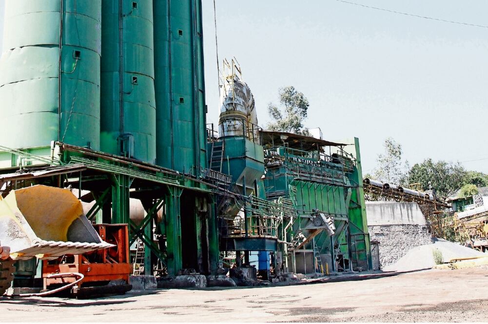 Industria. La Planta de Asfalto produce agregados pétreos, mezclas y emulsiones para la construcción y mantenimiento de pavimentos (ARCHIVO EL UNIVERSAL)