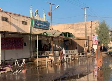 Atentado suicida en mezquita de Afganistán deja al menos 33 muertos