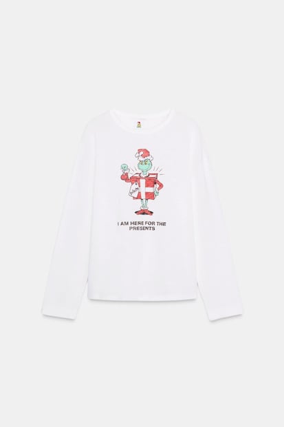 Playera manga larga del Grinch de Zara, para quienes aman su humor icónico. Foto: Especial