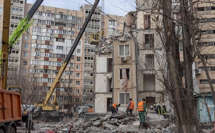 Sube a 10 el número de muertos por bombardeo de dron ruso en la ciudad ucraniana de Odesa