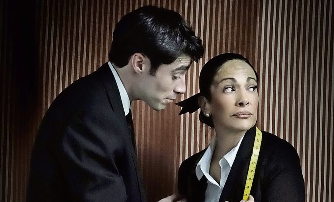 En la obra, Hugo diseña un traje para su madre. Foto: Cinetc