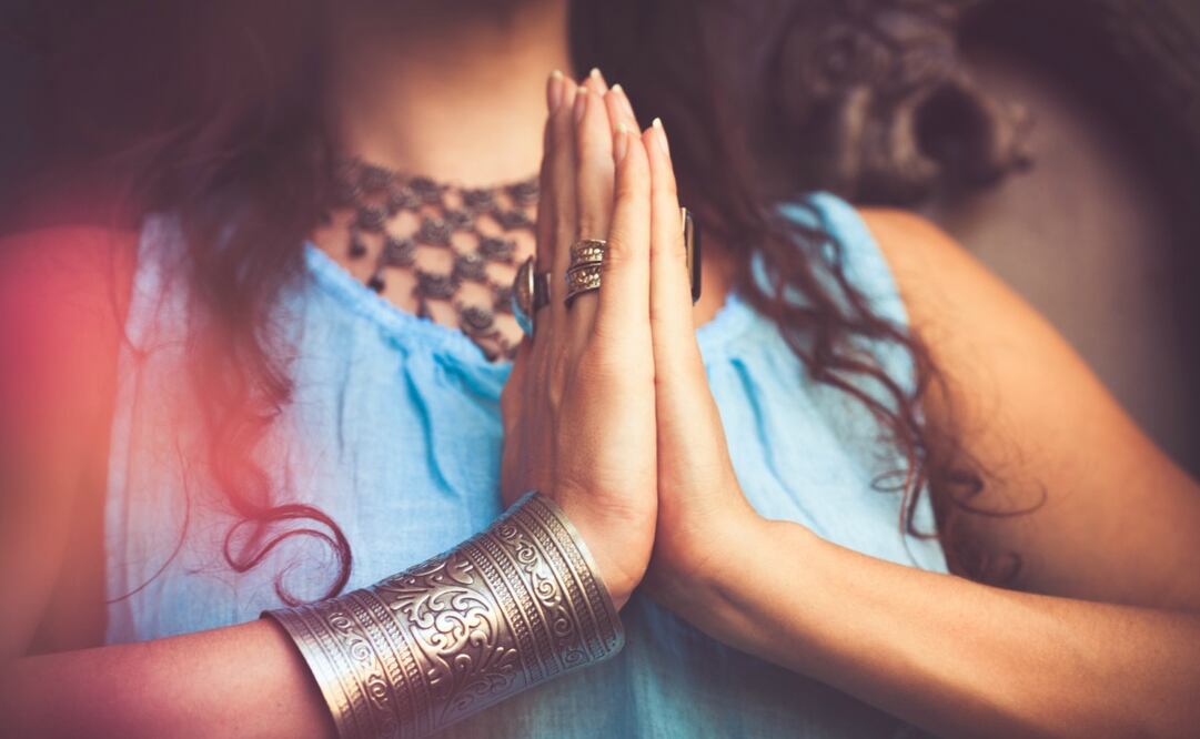 El saludo conocido como "namasté" es común en India. Foto: iStock