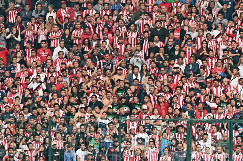 La afición del chiverío estuvo agrupada en un sector (CARLOS MEJÍA. EL UNIVERSAL)