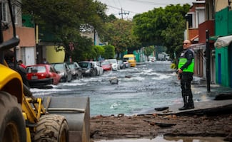 Se reporta mega fuga de agua potable en Culhuacán; Segiagua e Iztapalapa coordinan trabajos para atender la emergencia