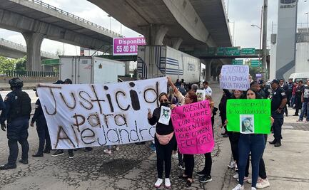 Familiares de Alejandra Zarza denuncian feminicidio y exigen justicia; bloquean carriles laterales de Periférico Norte