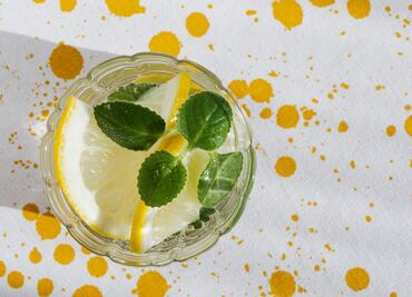 Baja el colesterol con esta agua de avena con limón