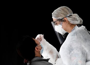 Reino Unido dejará de pedir prueba Covid a viajeros que presenten vacunación completa