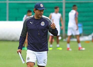 Chivas será alegre y ofensivo: Saturnino Cardozo