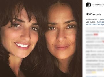 Salma Hayek presume su amistad con Penélope Cruz