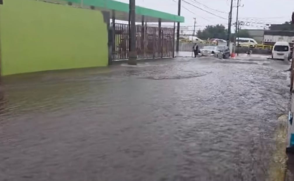 Lluvias provocan daños en Los Reyes La Paz; autoridades mantienen labores de limpieza.
Foto: Especial.