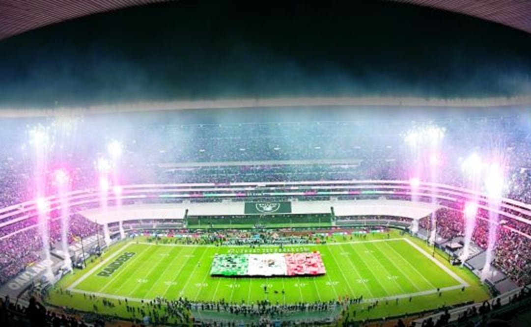 Especial. Juego de los Raiders en el estadio Azteca
