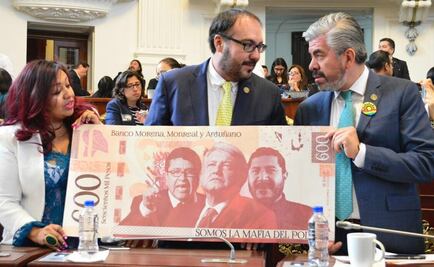 Perredistas hacen billete con la cara de líderes de Morena