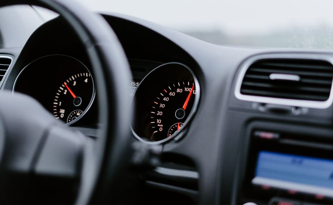 Una familia escuchó ruidos extraños en el auto (Fuente unsplash)