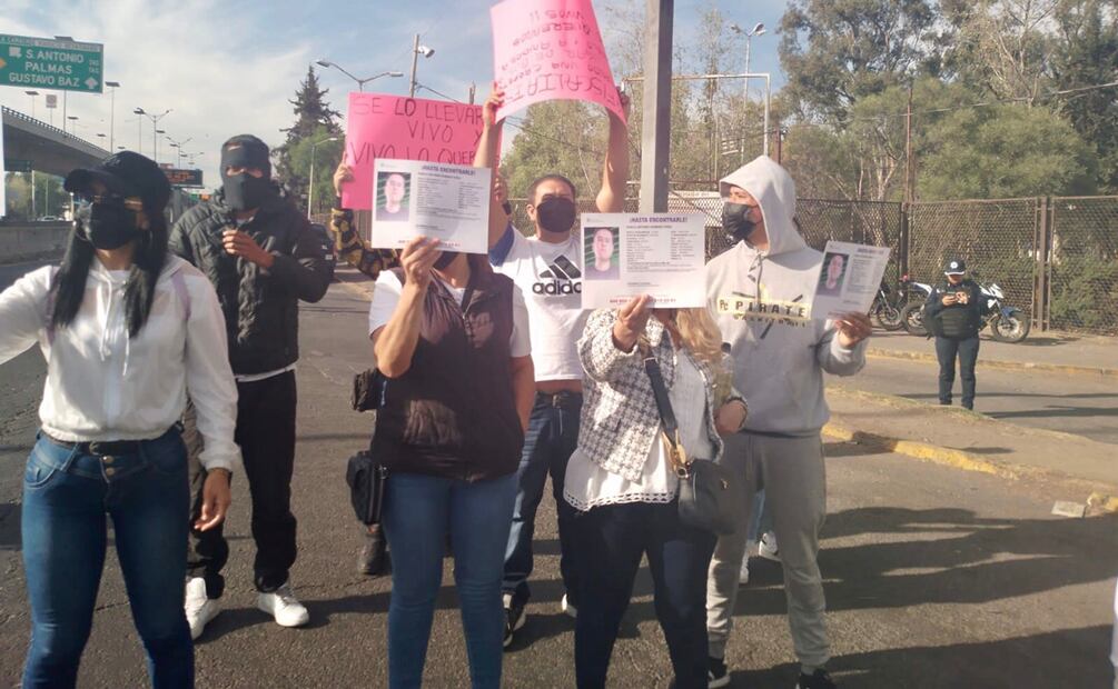 Bloquean Periférico por desaparecido. Foto: Especial