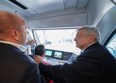 AMLO y Alfaro recorren obras del metro de Guadalajara
